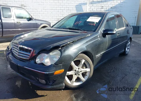 2007 Mercedes-Benz C 230 Sport from USA, damaged, VIN WDBRF52H77F856617